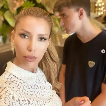 Синът на Ирен Онтева подкара звяр за половин милион (Снимки)