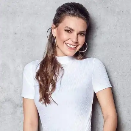 Сюрея от \"Завинаги\" роди тайно на 39 години