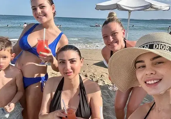 Софка тъпче снахата за златно внуче (Снимки)