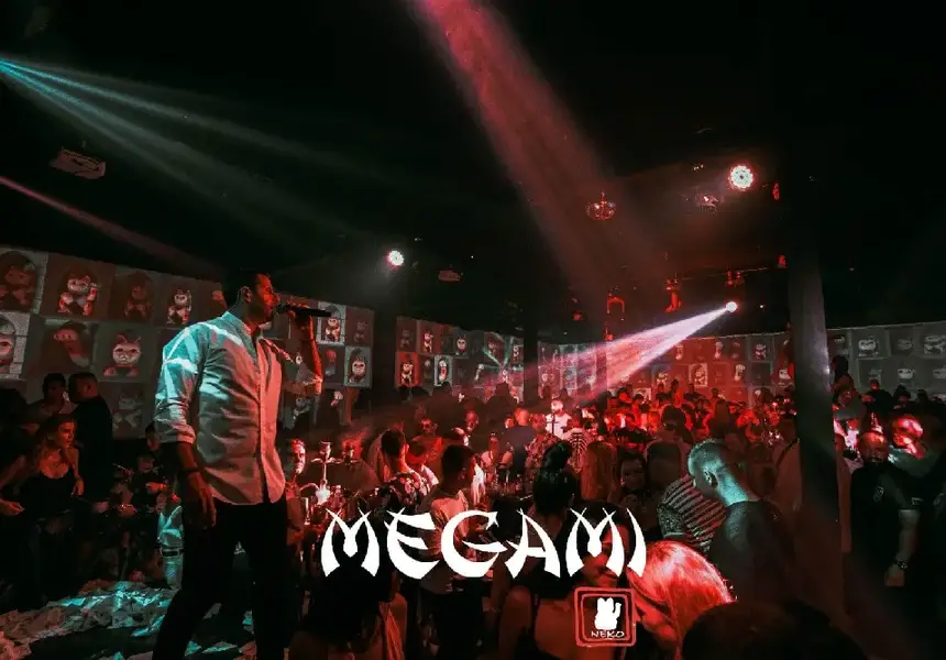 Созопол отново осъмна в три поредни дни с гръцки партита в препълнения Megami Neko СНИМКИ