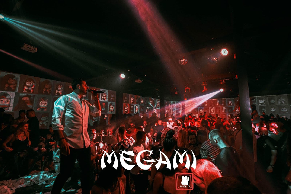 Созопол отново осъмна в три поредни дни с гръцки партита в препълнения Megami Neko СНИМКИ