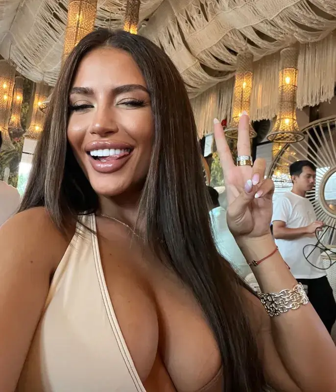 Тита си ги извади в Дубай и подлуди шейховете