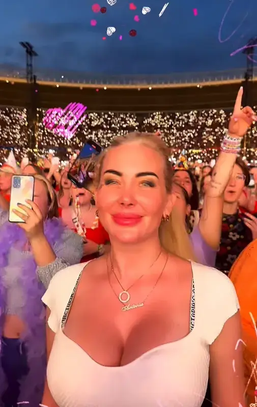 Тоца гледа Хари Стайлс във Виена