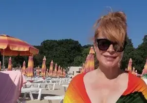 Вижте 50-годишната Мира Добрева по монокини (Снимки)