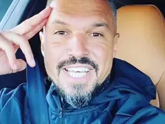 И Божинов става артист, отива при Джизъса в театъра с Иво Аръков и Кирил Ефремов