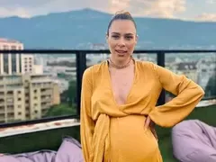 Маги Джанаварова роди момиченце от таен бизнесмен! Певицата кръсти първото си дете Елизабет