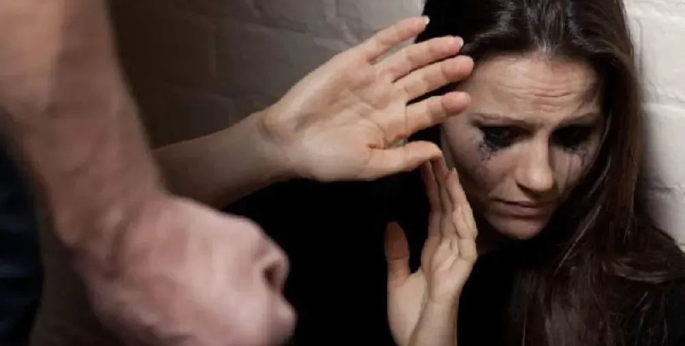 5 популярни жени у нас, жертви на насилие (Мария и Гущерова не си признават)