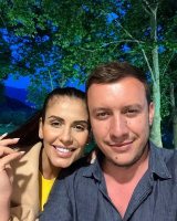 Годеникът на Анелия мачка бомбите й на мач (Снимки)