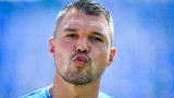 Ексклузивно: Ето я мацката до Божинов - секси и напълно естествена (Папарашки снимки)