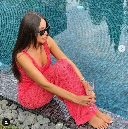 Алисия показа класа в розово