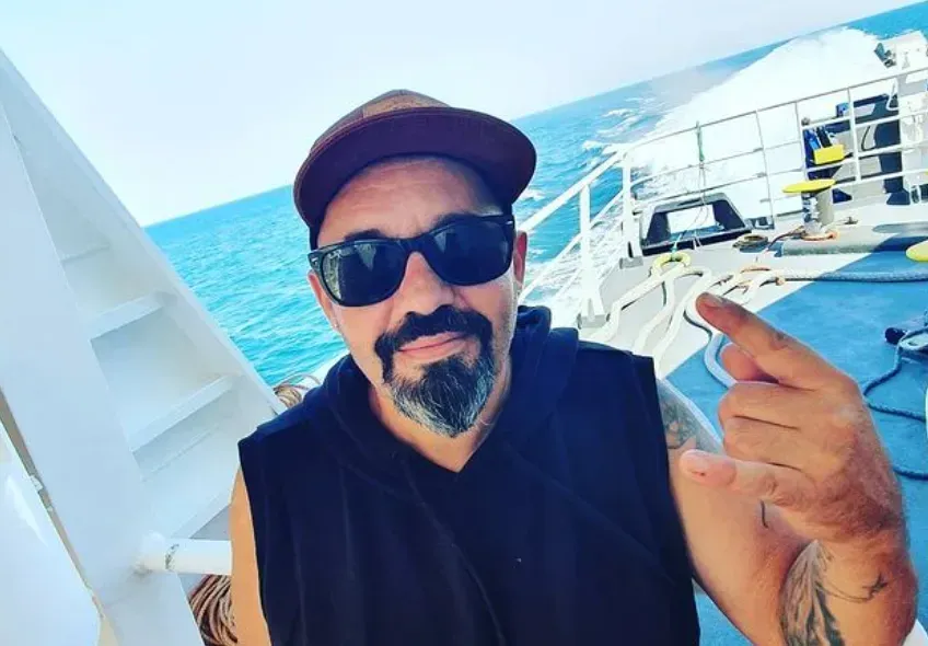 Червен фенер пали караваната на Дичо