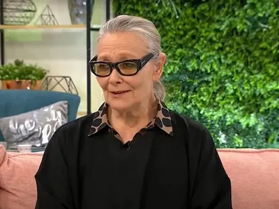 Цветана Манева и Лили Иванова прибраха по 5 бона от Община Варна