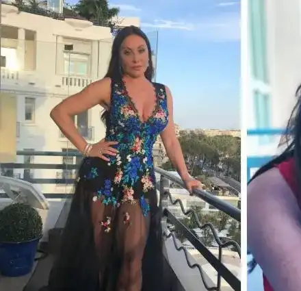 Дарина Павлова с бански на цветя