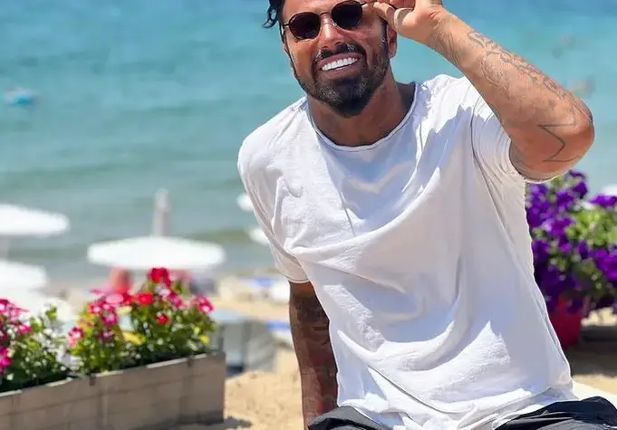 Джизъса води щерката на Ванко 1 в леглото на Златка и Поли (СНИМКИ)