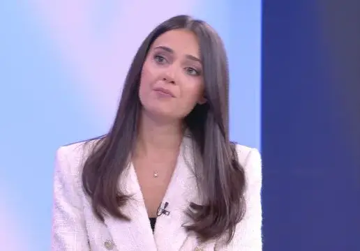 Ето я секси водещата, която ще ни буди от ТВ екрана