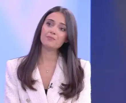 Ето я секси водещата, която ще ни буди от ТВ екрана