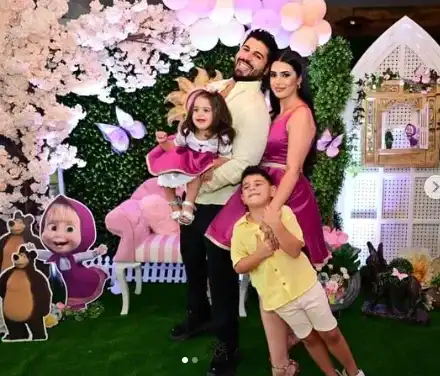 Фамилия Стораро пее цяла вечер за принцеса Еслем