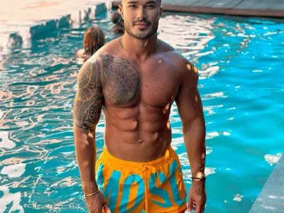 Фолкът под наем на Слънчака: Преслава със семейството в Созопол. Азис с цяла къща, Галин и Емануела с апартаменти (Снимки)