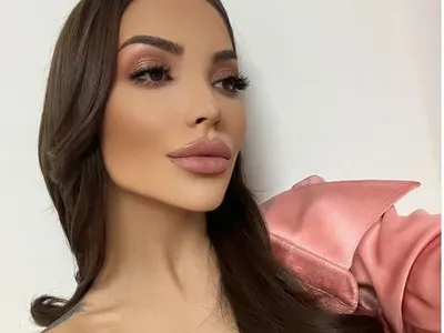 Жасмина Стоичкова се пече по монокини на яхта в Гърция (Горещо фото)