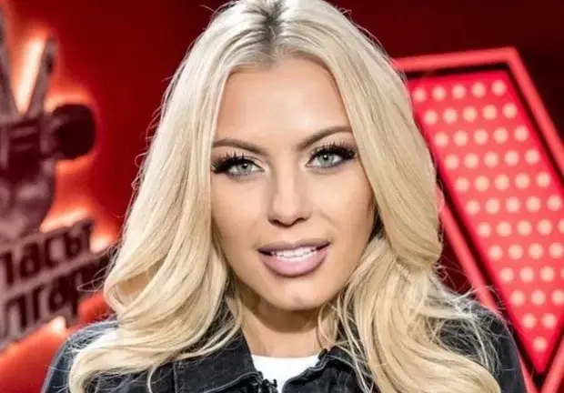 Камелия дава уроци по грим