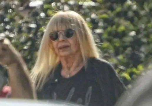 Лили цери ревматизъм в 5-звездния хотел на Първанов