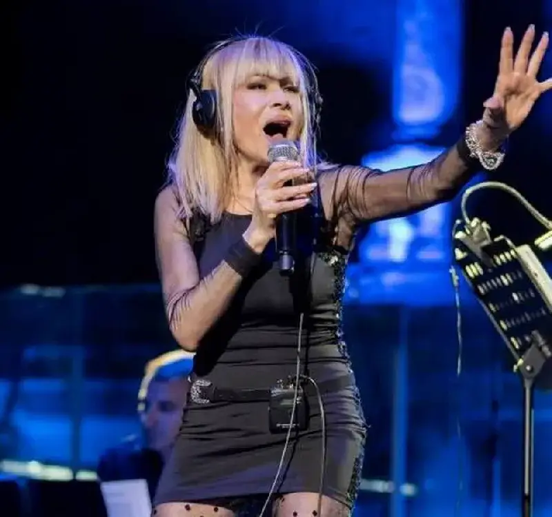 Лили Иванова се скара с племенницата си