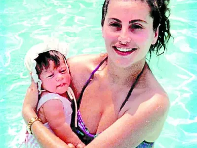 Лили по-млада, отколкото бе преди 30 години, Марта Вачкова се кефи на белите си коси, Катето Евро е горда баба (СНИМКИ)