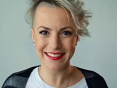 Луд преследвал Поли Генова