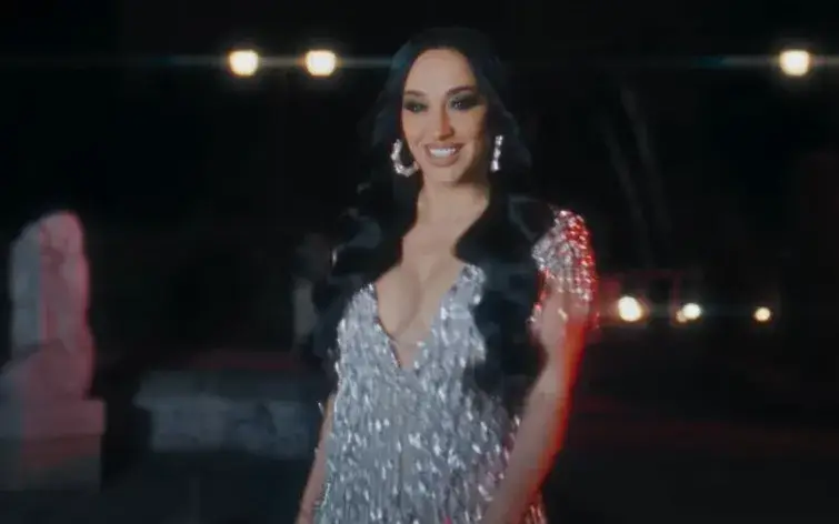 Мария Илиева показа зашеметяващи огромни бомби! Прекали с фотошоп, филъри и ботокс (СНИМКИ)