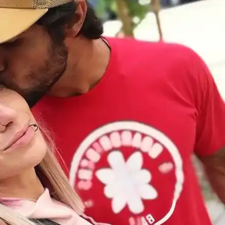 Мила иска 95 лева за очила