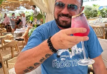 Миле Китич на плаж в Слънчака