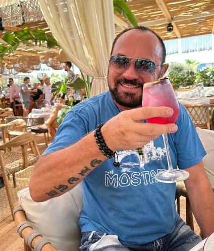 Миле Китич на плаж в Слънчака