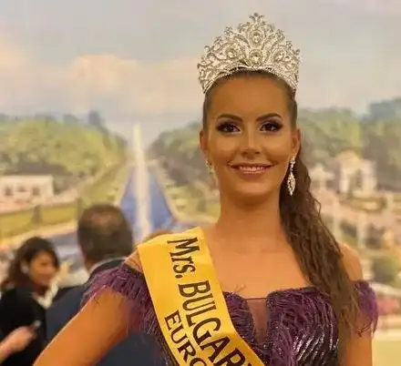 Мисис България прави пейки за кърмене