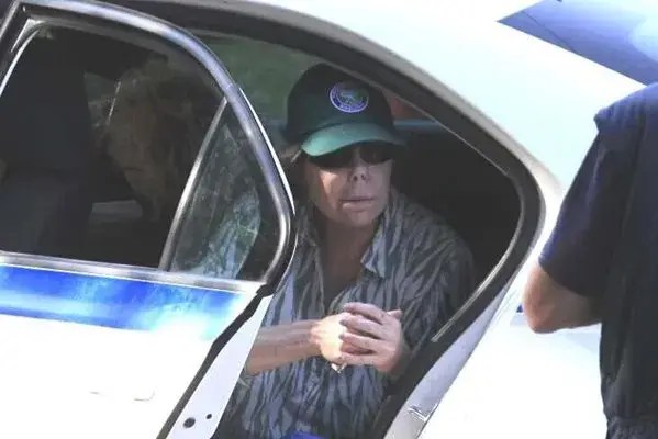 Мистерия: Княгиня Калина е дала кръвна проба, твърди секретарят на Симеон Сакскобургготски,  от прокуратурата отричат