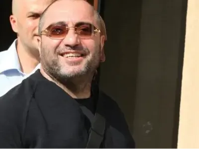 Митьо Очите отпразнува със заря и стриптийзьорки 18-ия рожден ден на сина си