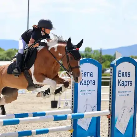Младият талант Анабел Стайкова с престижно класиране на Държавното първенство за пони ездачи