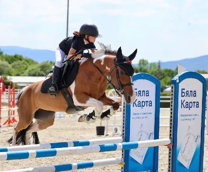 Младият талант Анабел Стайкова с престижно класиране на Държавното първенство за пони ездачи