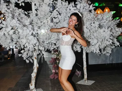 На бяло парти: Объркаха брата на Андреа с нейното ново гадже (Снимки)