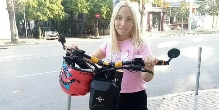 Направиха черна магия на Емили Тротинетката