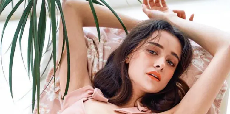 Победителката от \"Ергенът\" Валерия закъса за пари