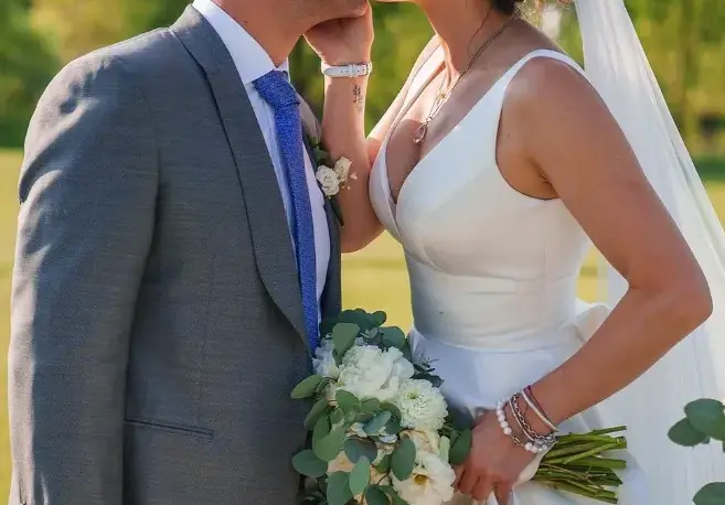 Сани Жекова на меден месец на морето