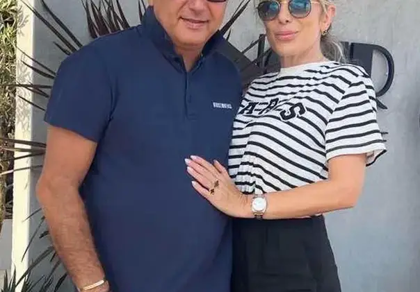 Шеф Манчев се глези на луксозна яхта