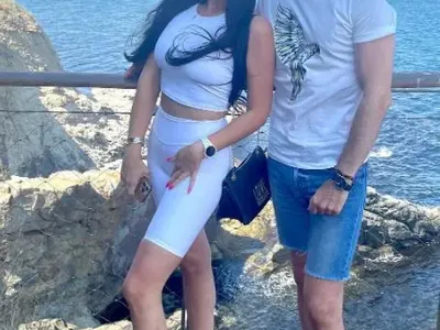 Щерката на Глория запозна гаджето с детето си