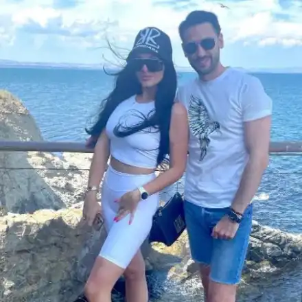 Щерката на Глория запозна гаджето с детето си