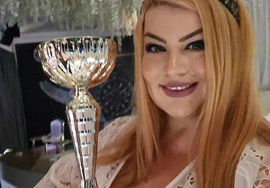Стояна Нацева и Академия \"Щастлив Живот\" с приз „ТОП бранд обучения и личностно развитие 2023“
