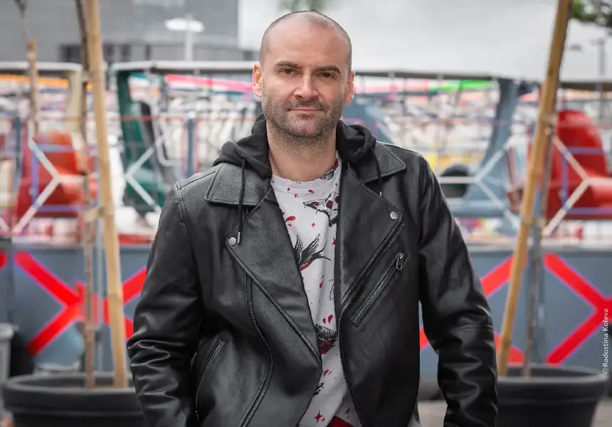 Тома Здравков си купи каравана