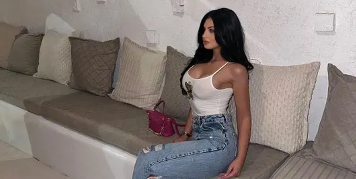 Венцислава Тафкова избяга на остров Миконос (С кого е?)