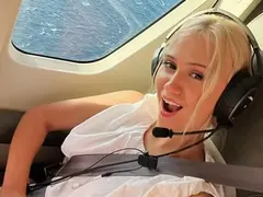 ВИП: Мария Бакалова лети с частен хеликоптер