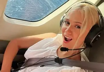 ВИП: Мария Бакалова лети с частен хеликоптер