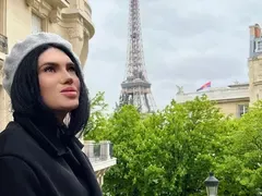 Предложиха брак на българския Кен